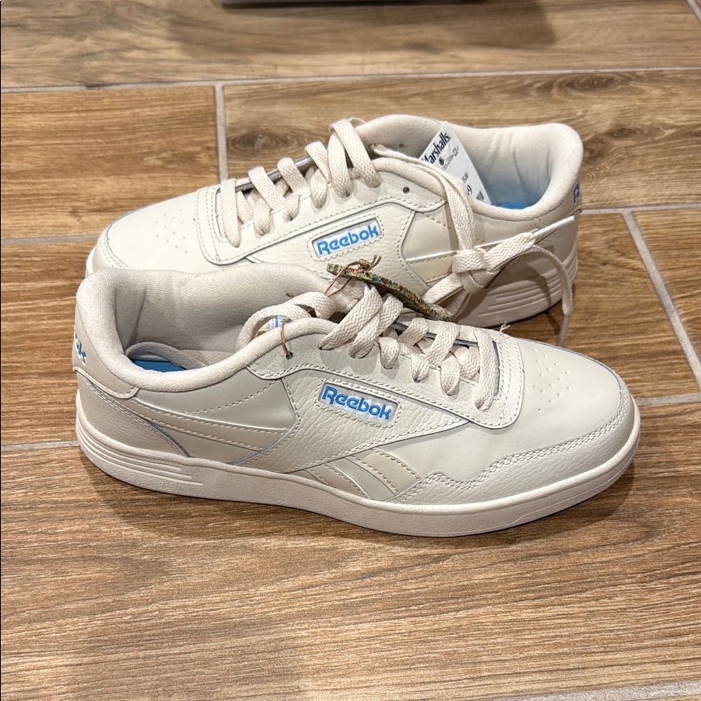 NWT Reebok Court Advance Ladies Shoes in Chalk